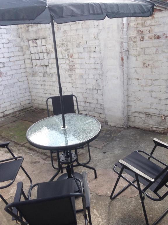 Carfax House room 5